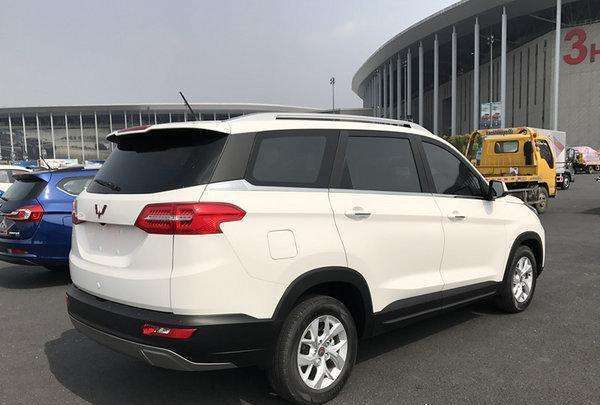 五菱宏光suv7座,五菱宏光suv7座自动挡